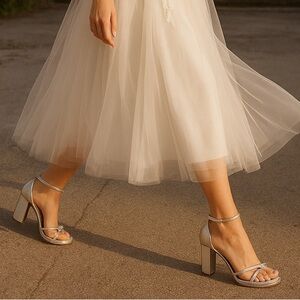 Pelle Moda Metallic Silver Platform Block Heel Suede Sandals – Size 9.5 NWT